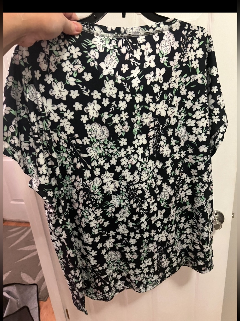 Never worn! Women's Black Floral Short Sleeve Top - Size XL - Picture 10 of 10